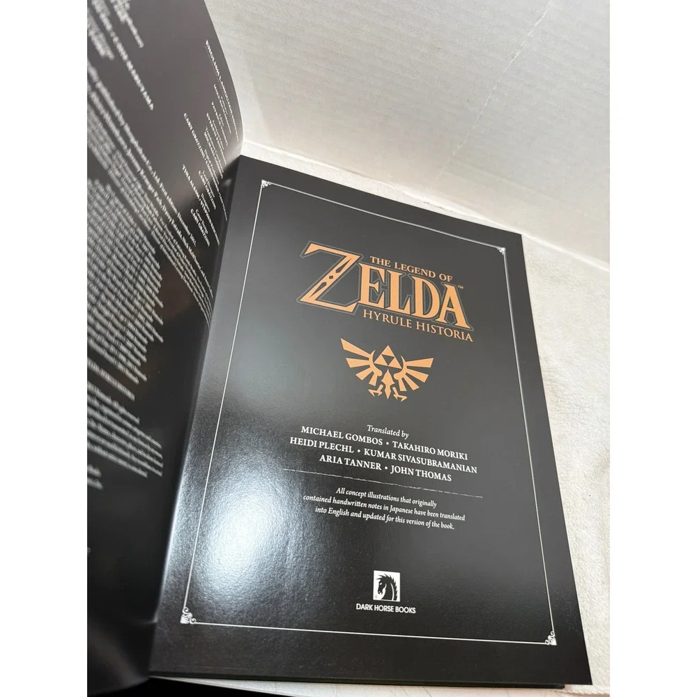 Dark Horse The‎ Legend of Zelda Hyrule Historia Green Hardcover Art Book
